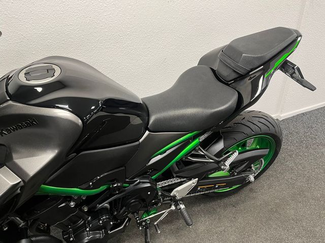 kawasaki - z900