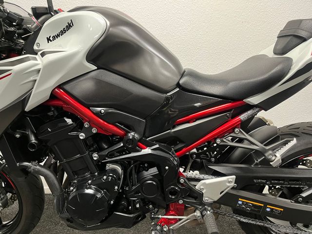 kawasaki - z900