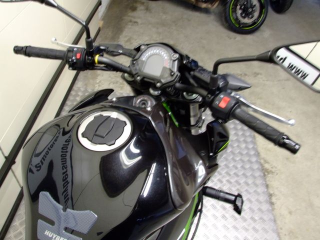 kawasaki - z900