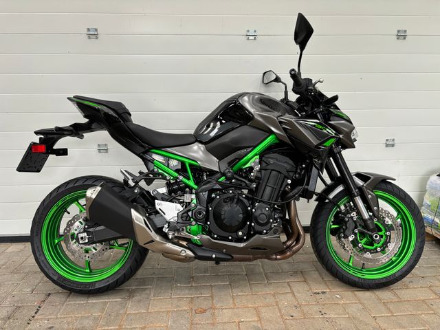 kawasaki - z900