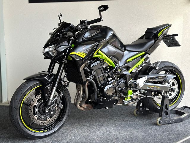 kawasaki - z900