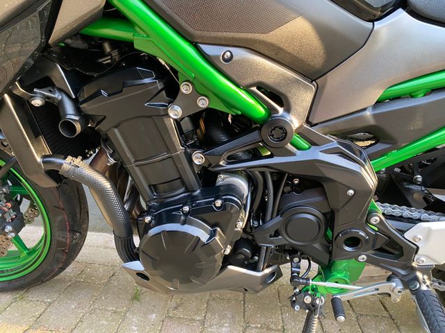 kawasaki - z900