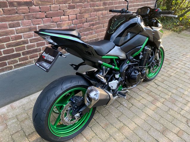 kawasaki - z900