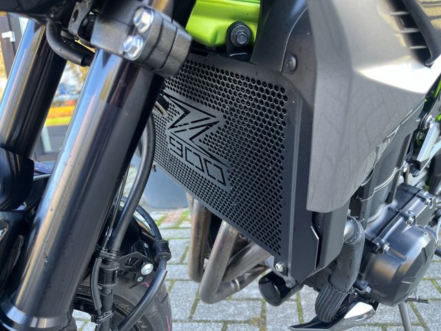 kawasaki - z900