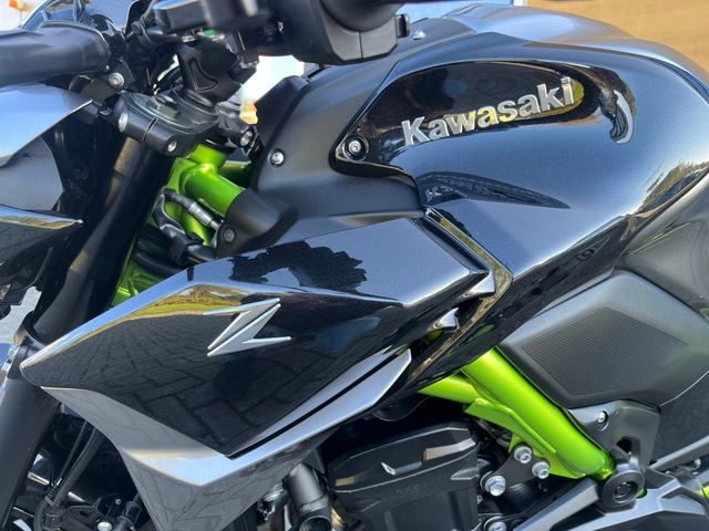 kawasaki - z900