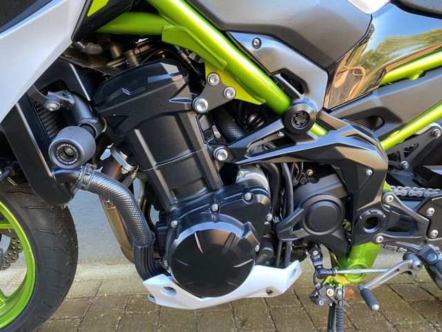 kawasaki - z900