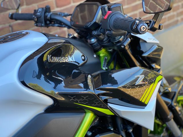 kawasaki - z900