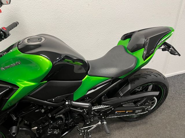 kawasaki - z900