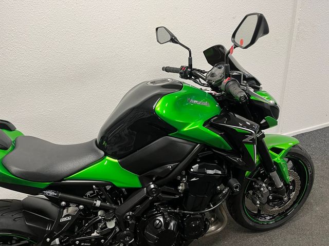 kawasaki - z900