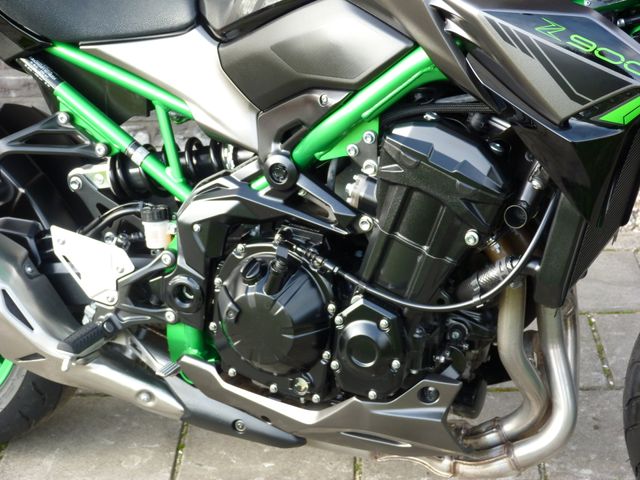 kawasaki - z900