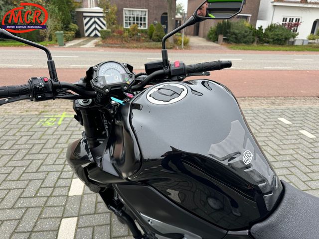 kawasaki - z900