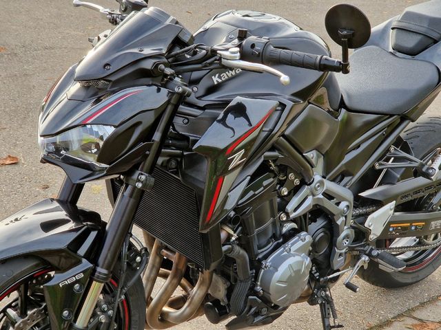 kawasaki - z900