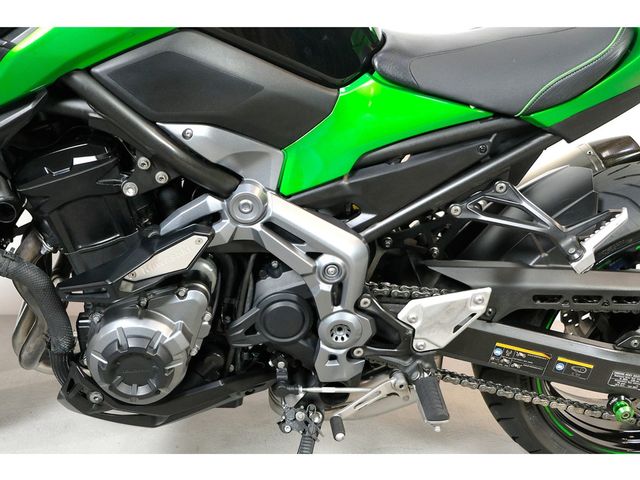 kawasaki - z900