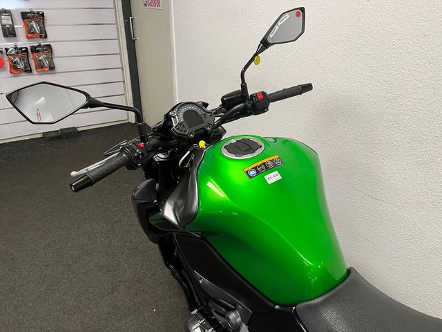 kawasaki - z900