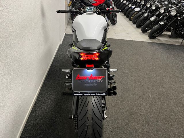 kawasaki - z900