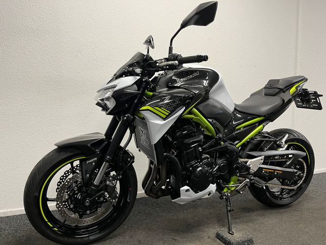 kawasaki - z900