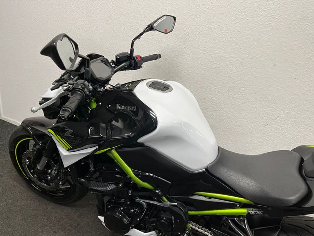 kawasaki - z900