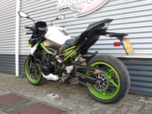 kawasaki - z900