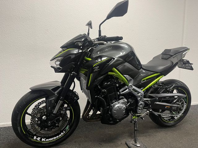 kawasaki - z900