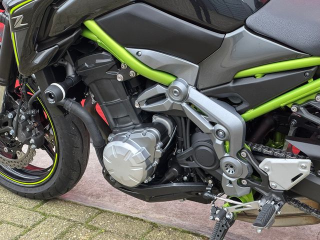 kawasaki - z900