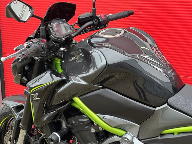 kawasaki - z900