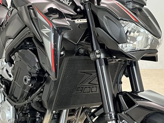 kawasaki - z900