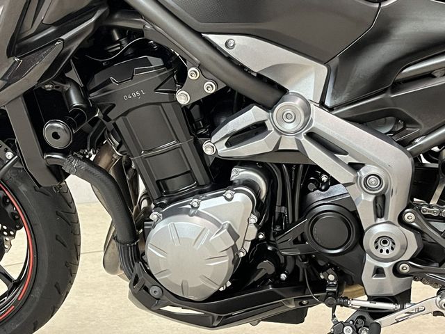 kawasaki - z900