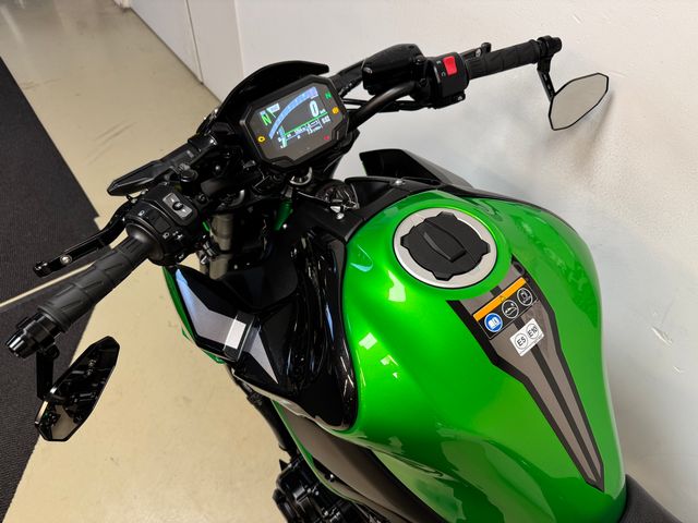 kawasaki - z900