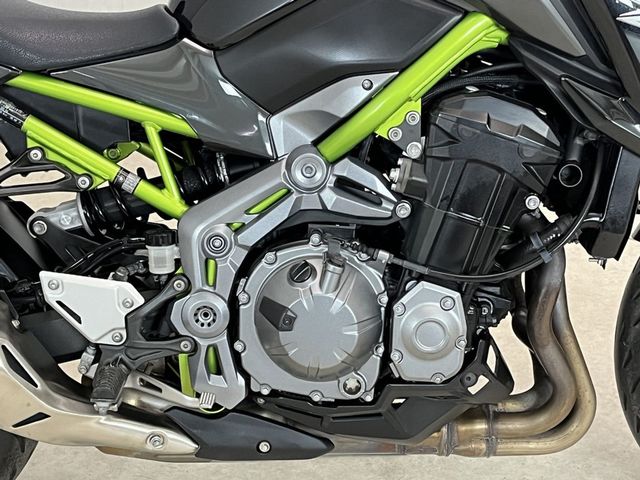 kawasaki - z900