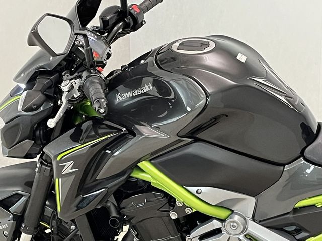 kawasaki - z900