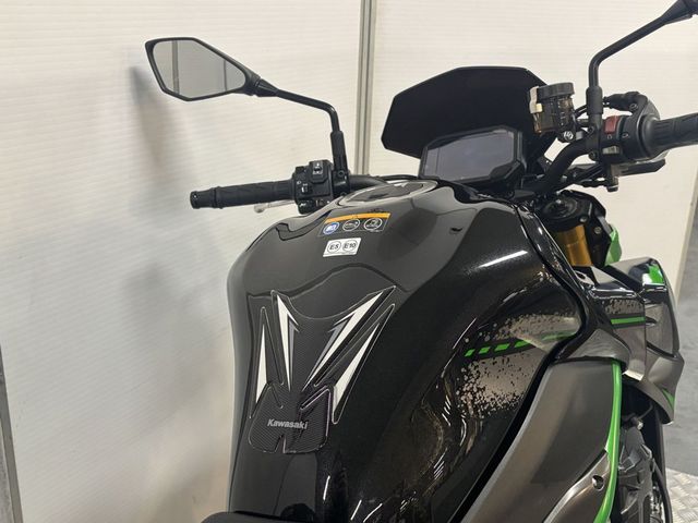 kawasaki - z900