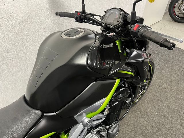 kawasaki - z900