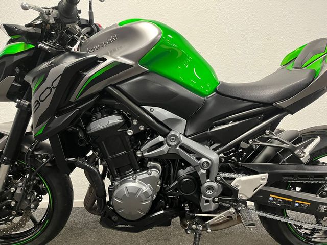 kawasaki - z900