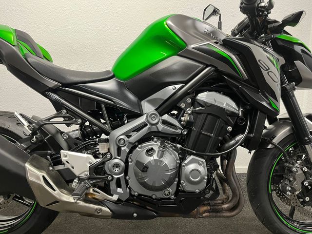 kawasaki - z900