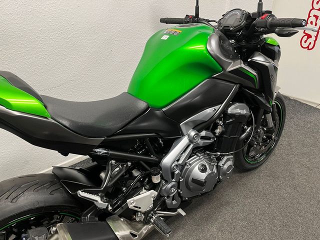 kawasaki - z900