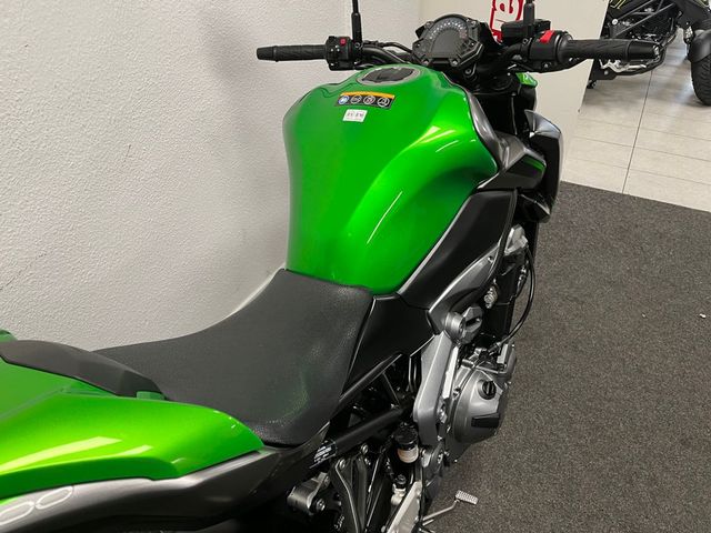 kawasaki - z900