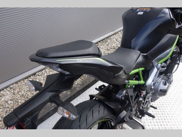 kawasaki - z900