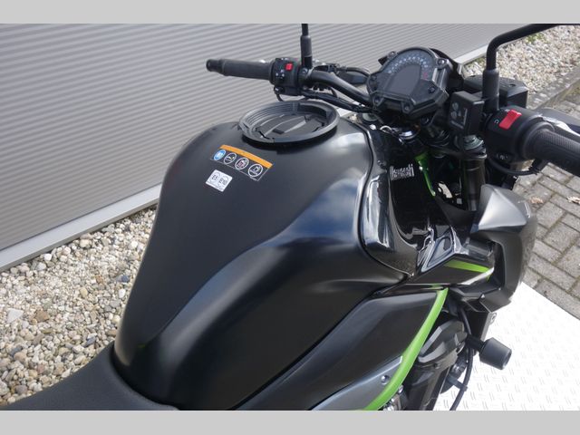 kawasaki - z900