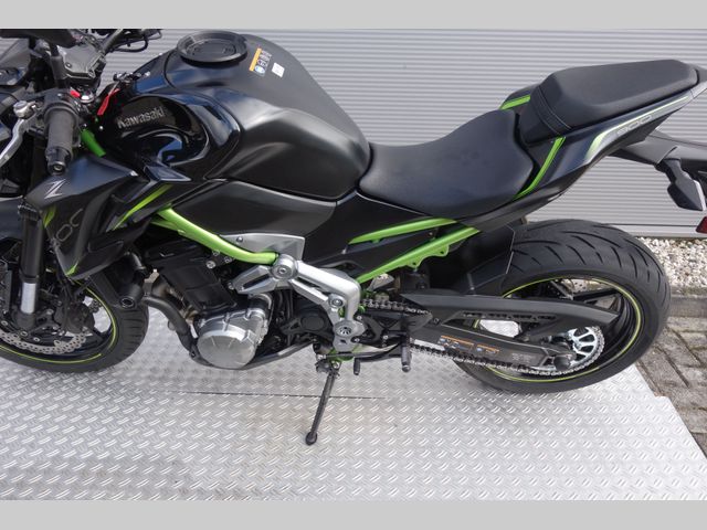 kawasaki - z900