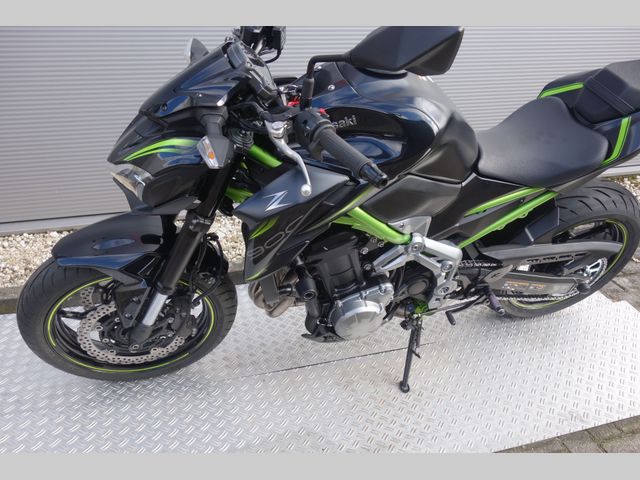 kawasaki - z900