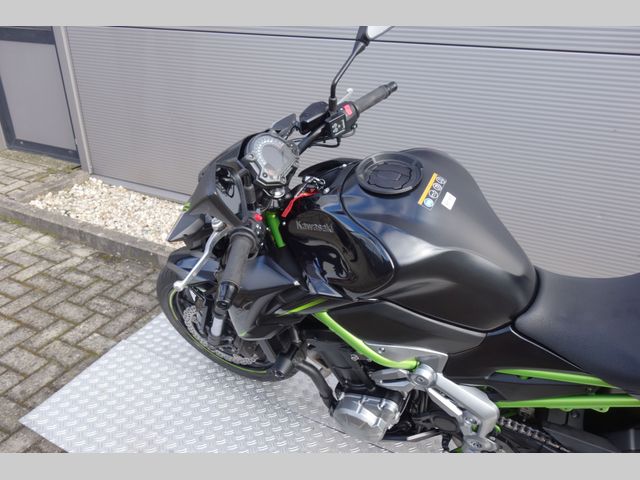 kawasaki - z900
