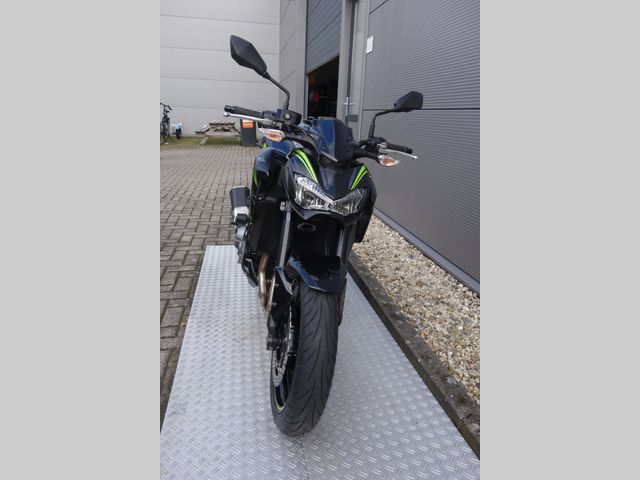 kawasaki - z900
