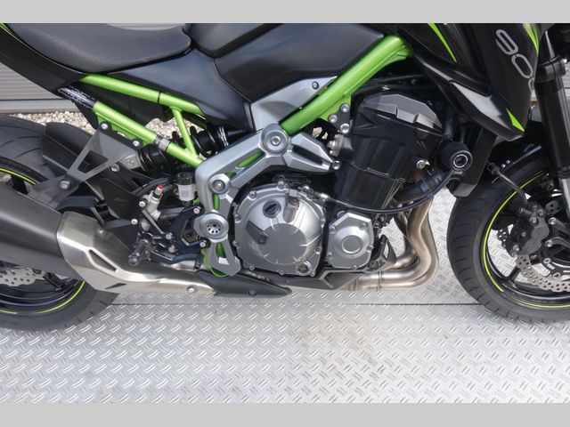 kawasaki - z900