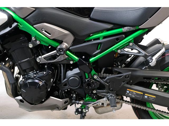 kawasaki - z900