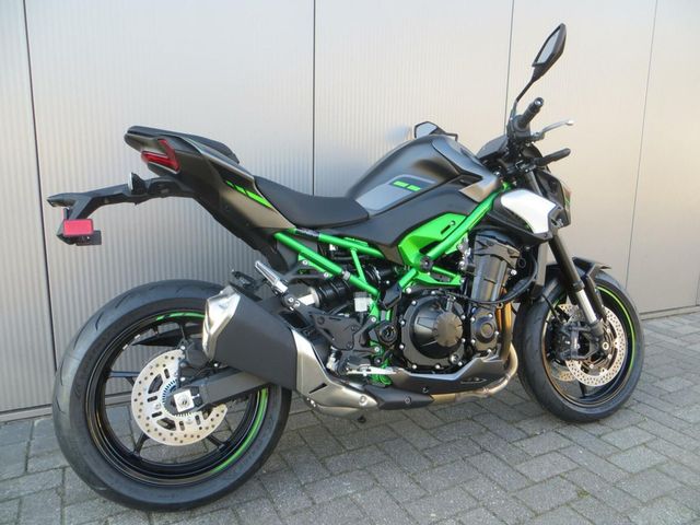 kawasaki - z900