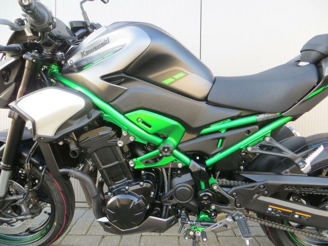 kawasaki - z900