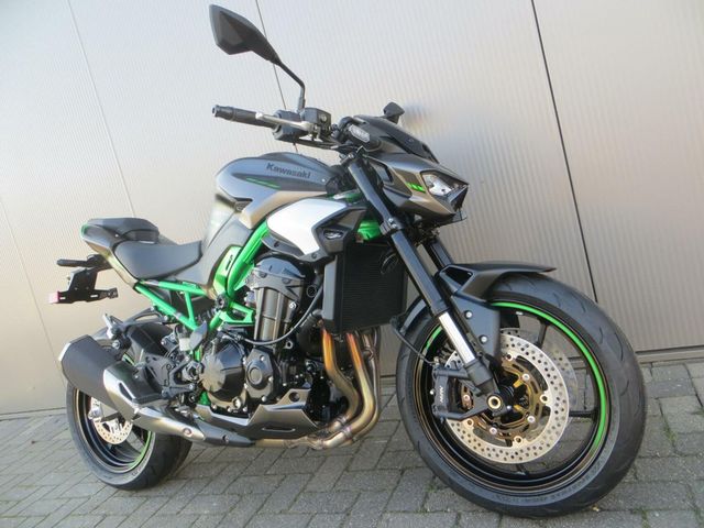 kawasaki - z900