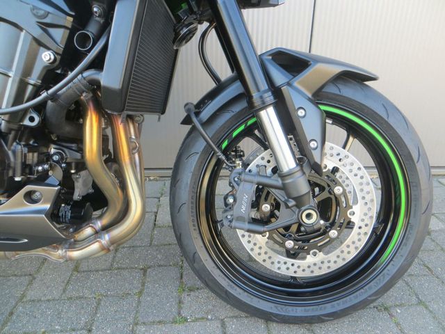 kawasaki - z900