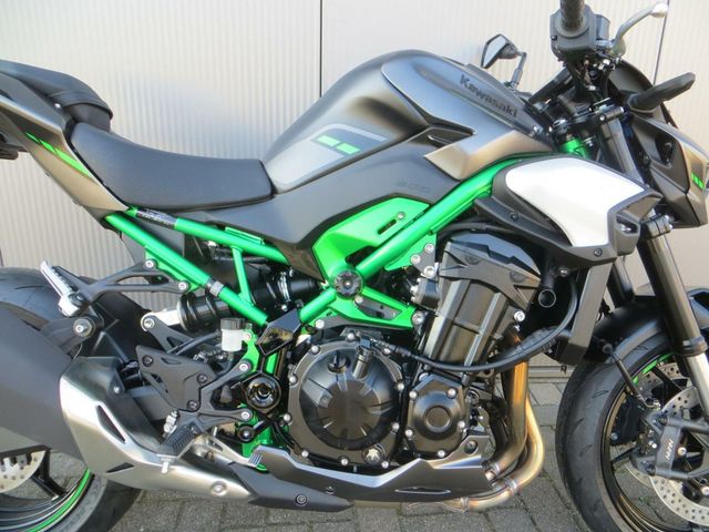 kawasaki - z900