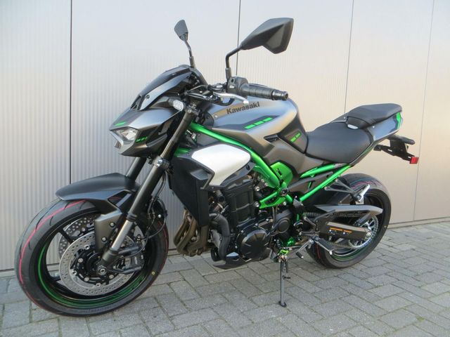 kawasaki - z900